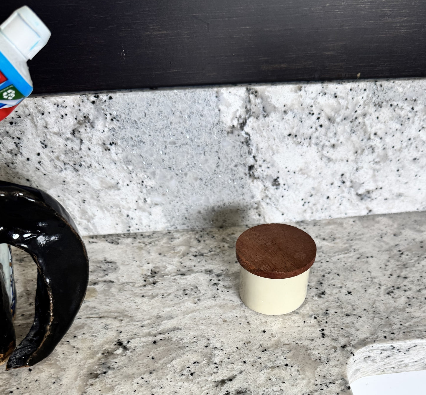 Metal Mini Pinch Pot with Acacia Wood Lid, 8 Color Options